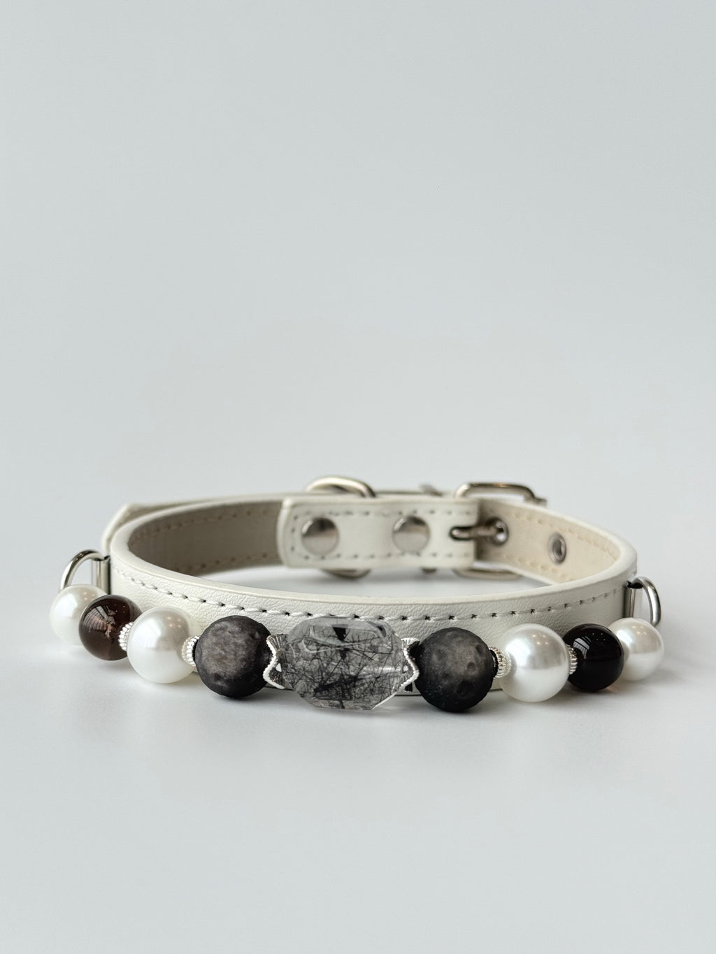 White leather pet collar bead detail